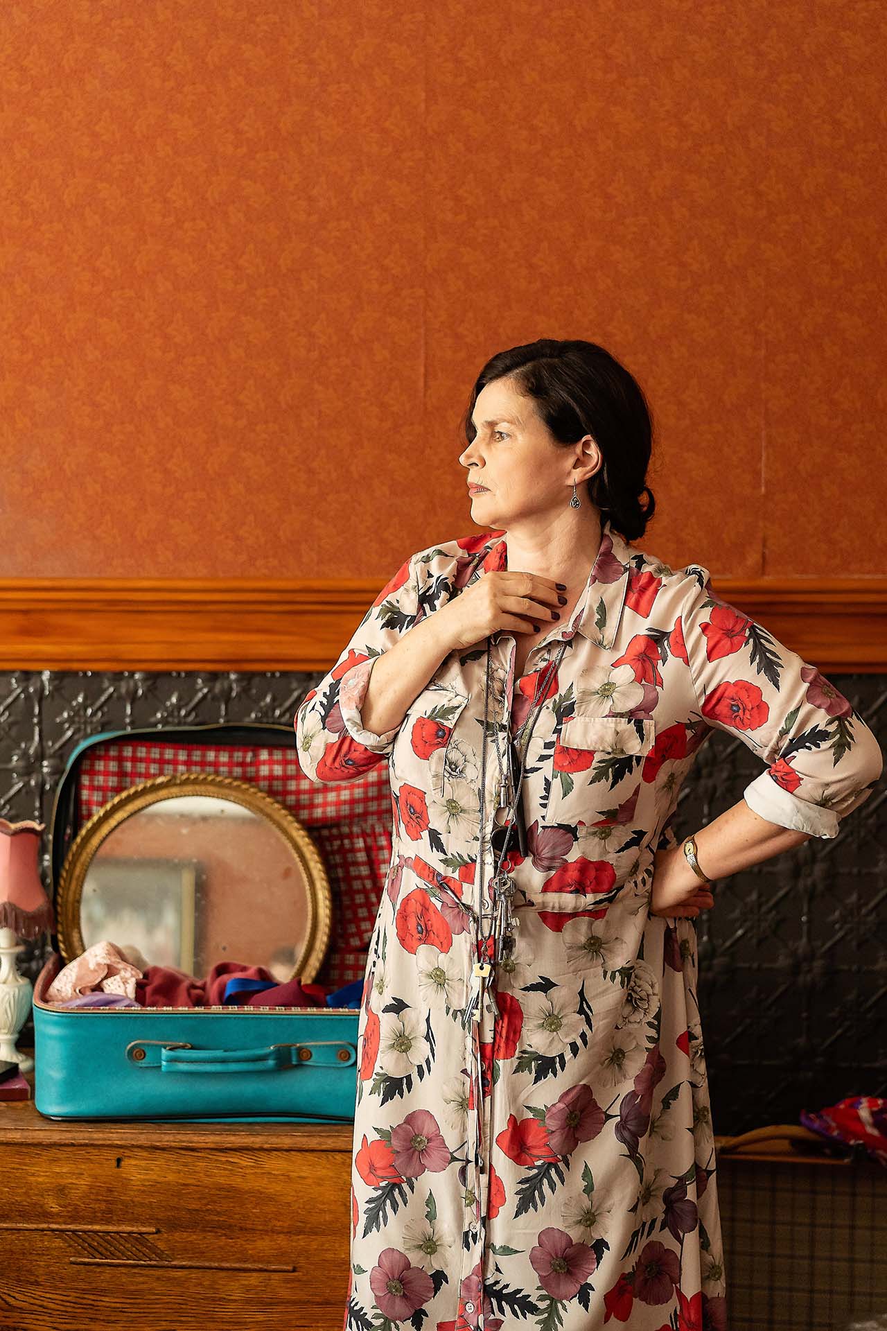 Julia Ormond in charactor on the set of Reunion